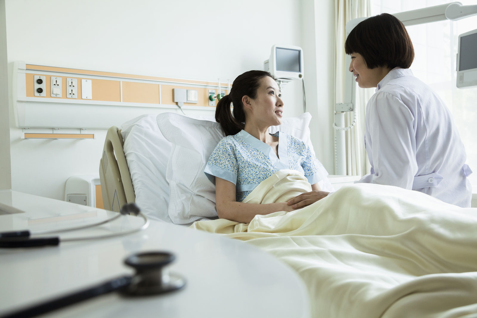 doctor discussion with patient